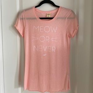 Hollister medium cat fashion t-shirt